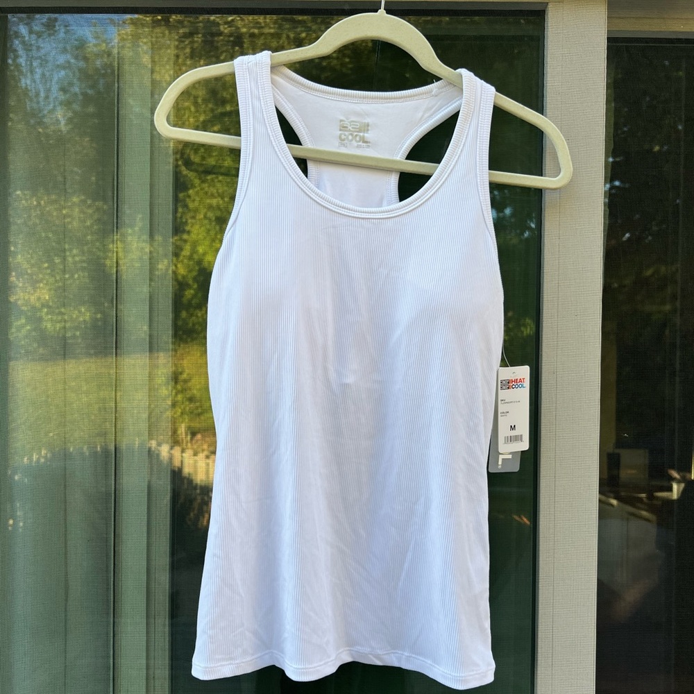 32 degrees white tank with bra size medium NWT